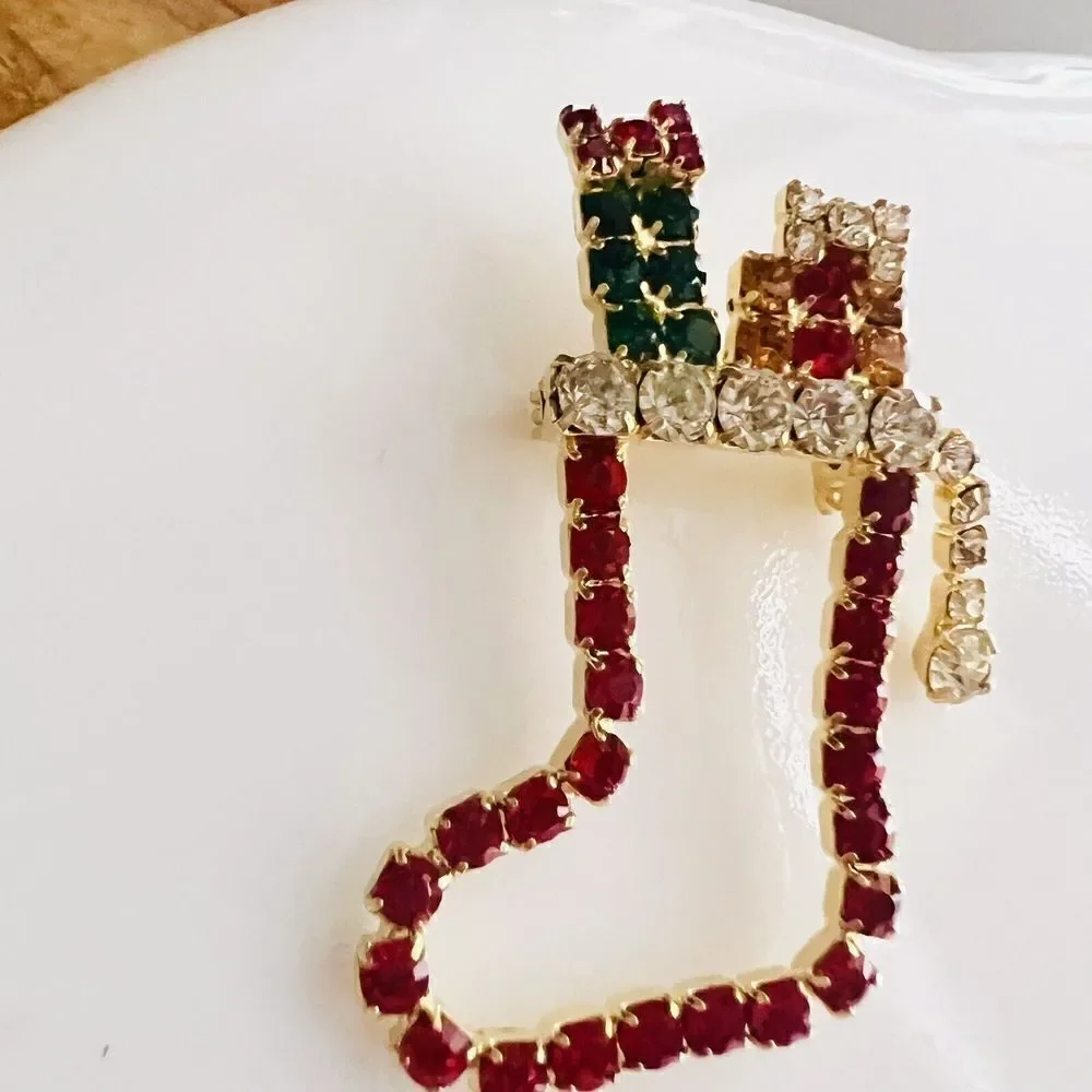 Vintage Christmas Brooch Holiday Stocking Prongs Rhinestones Gifts Boxes 1372